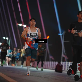 Runner Photo 6187658