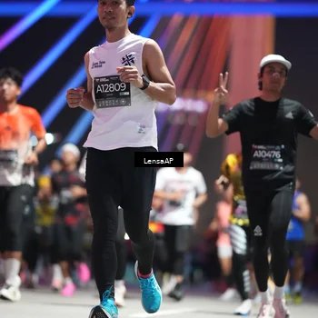 Runner Photo 6187750