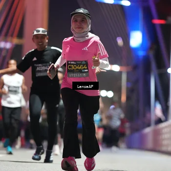 Runner Photo 6187786