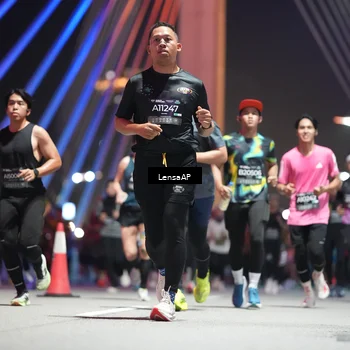 Runner Photo 6187911