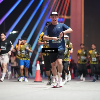 Runner Photo 6188022
