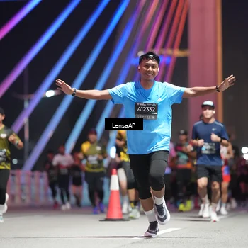 Runner Photo 6188030