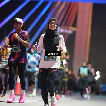Runner Photo 6188255