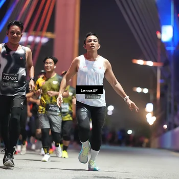 Runner Photo 6188354