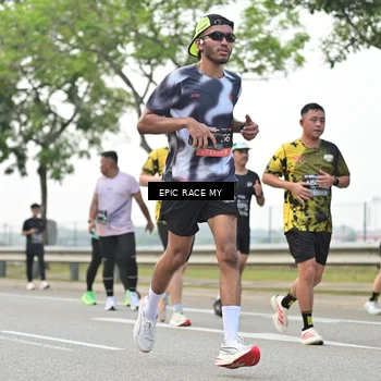 Runner Photo 6188460
