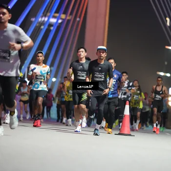 Runner Photo 6189629