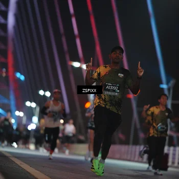 Runner Photo 6189700