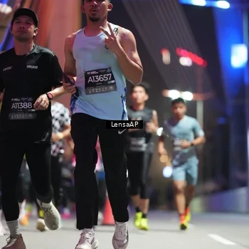 Runner Photo 6189831