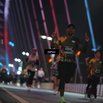 Runner Photo 6189908
