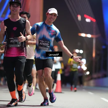 Runner Photo 6189953