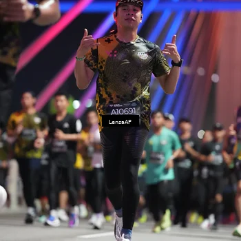 Runner Photo 6190035