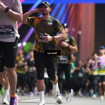 Runner Photo 6190053