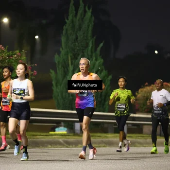 Runner Photo 6190119