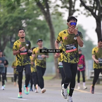 Runner Photo 6190215