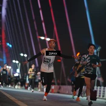 Runner Photo 6190260