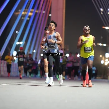 Runner Photo 6190400