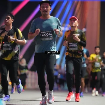 Runner Photo 6190880