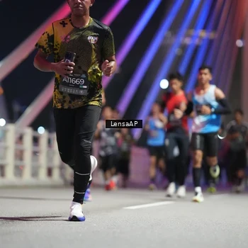 Runner Photo 6192000