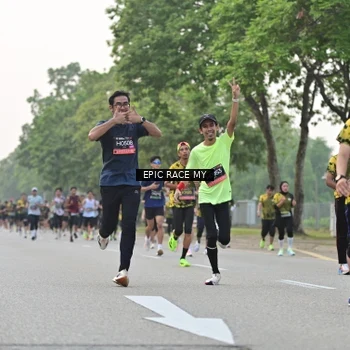 Runner Photo 6192035