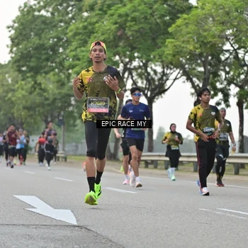Runner Photo 6192042