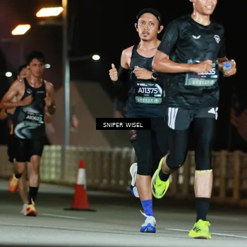 Runner Photo 6192051