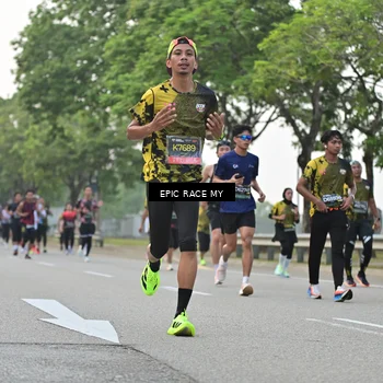 Runner Photo 6192055