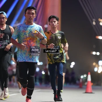 Runner Photo 6192159