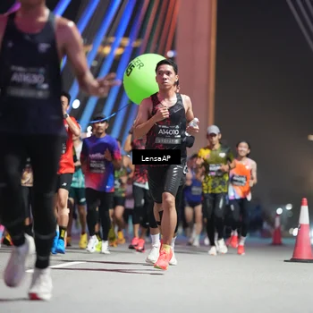Runner Photo 6192295