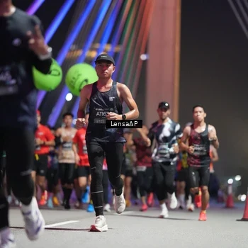 Runner Photo 6192338