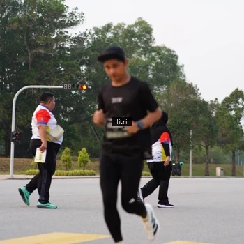 Runner Photo 6192349