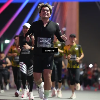 Runner Photo 6192368