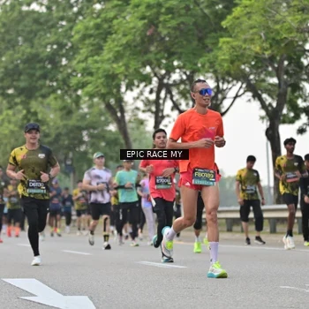Runner Photo 6192440