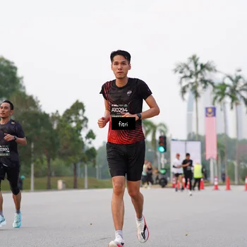 Runner Photo 6192445
