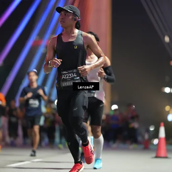 Runner Photo 6192655