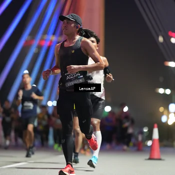 Runner Photo 6192685