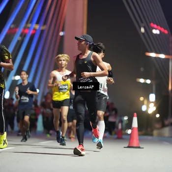 Runner Photo 6192686