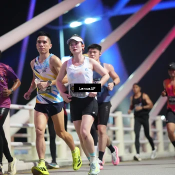 Runner Photo 6192876
