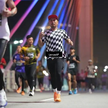 Runner Photo 6193035