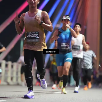 Runner Photo 6193059