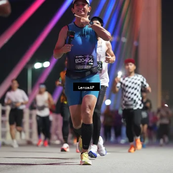 Runner Photo 6193060