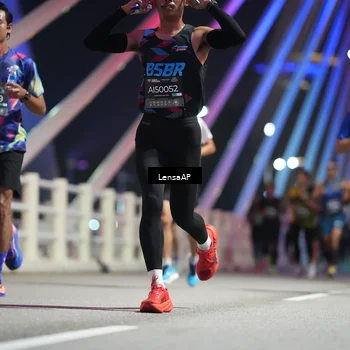 Runner Photo 6193172