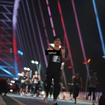 Runner Photo 6193316