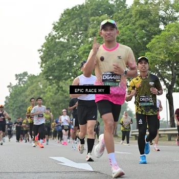 Runner Photo 6193591