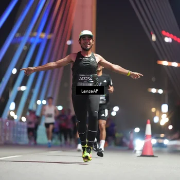 Runner Photo 6193660