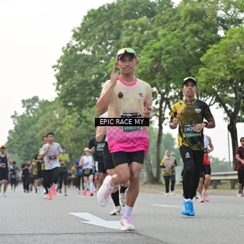 Runner Photo 6193665