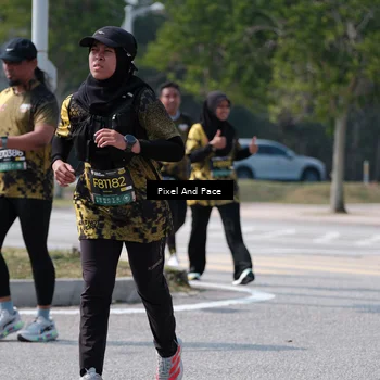 Runner Photo 6193741