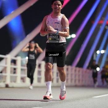 Runner Photo 6193812