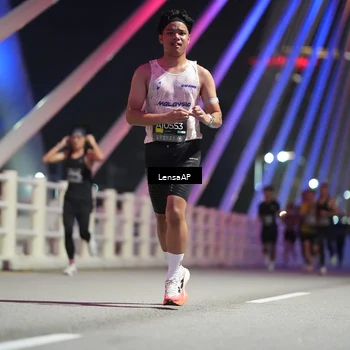 Runner Photo 6193862