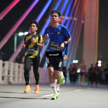 Runner Photo 6193900