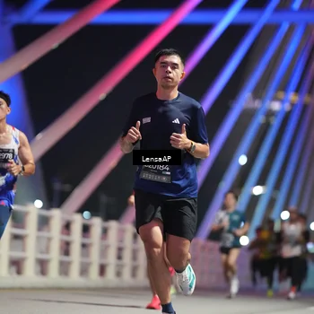 Runner Photo 6193952